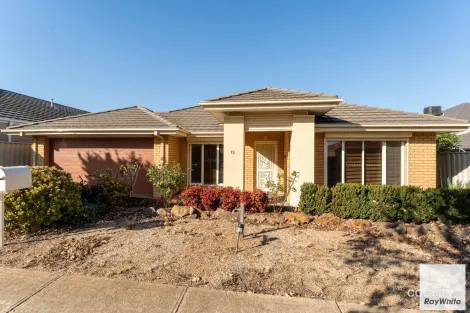 Property photo of 15 Flinders Place Caroline Springs VIC 3023