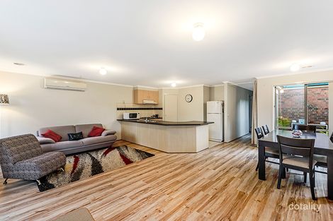 Property photo of 16 Fiona Court Werribee VIC 3030