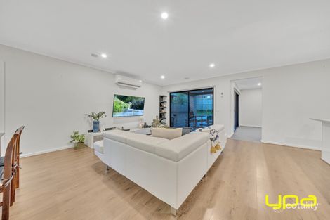 Property photo of 6 Trumper Lane Cranbourne West VIC 3977