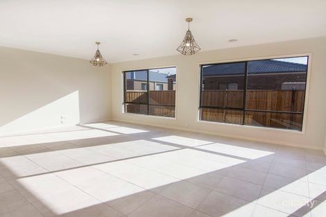 Property photo of 10 Eaton Road Mount Duneed VIC 3217