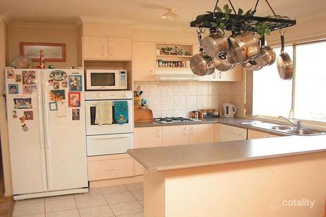 Property photo of 37 Orama Avenue Carrum Downs VIC 3201