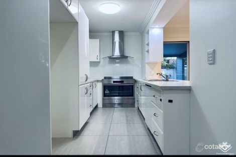 Property photo of 23 Reynolds Avenue Labrador QLD 4215