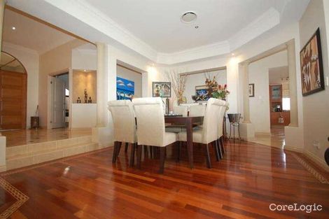 Property photo of 152 Sir Bruce Small Boulevard Benowa QLD 4217
