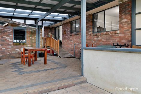Property photo of 5 Gullquist Way Pakenham VIC 3810