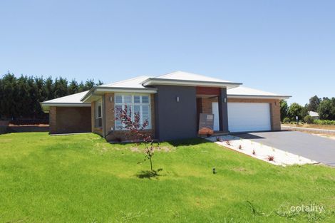 Property photo of 26 Buckland Drive Orange NSW 2800