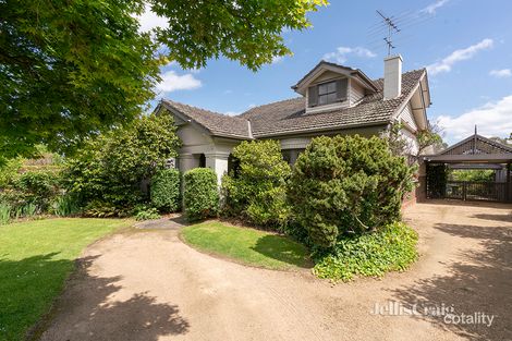 Property photo of 26 Rockbeare Grove Ivanhoe VIC 3079