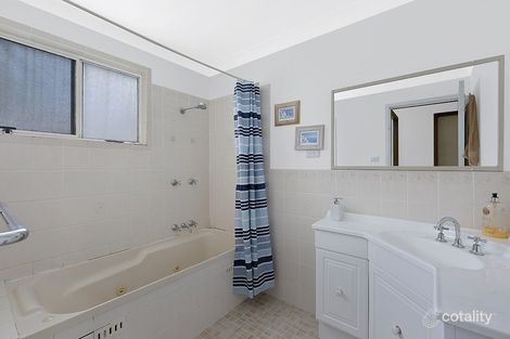Property photo of 39 Clare Crescent Berkeley Vale NSW 2261