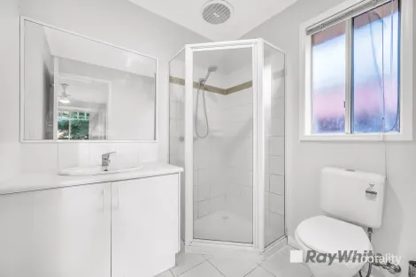 Property photo of 4 Kimbarra Drive Berwick VIC 3806