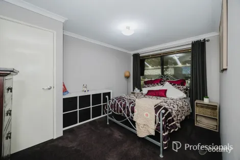 Property photo of 19 Birchmore Gardens Ellenbrook WA 6069