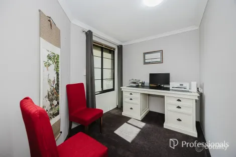 Property photo of 19 Birchmore Gardens Ellenbrook WA 6069