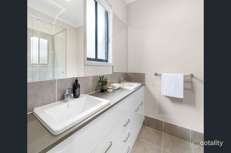 Property photo of 16 Dunlop Crescent Baringa QLD 4551