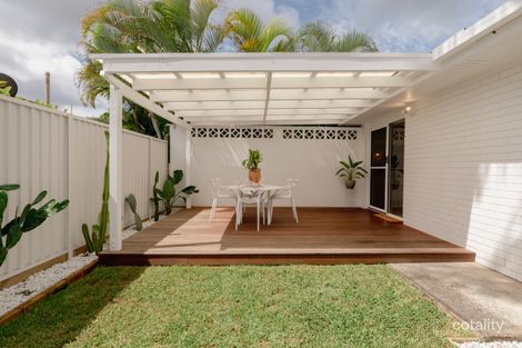 2/18 BROOKE AVE, PALM BEACH, QLD 4221