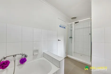 Property photo of 42 Tamarind Crescent Werribee VIC 3030