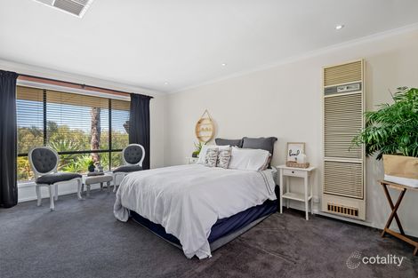 Property photo of 33 Hendrix Crescent Woodcroft SA 5162