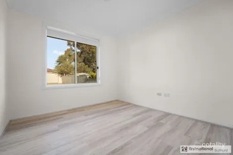 Property photo of 9 Spofforth Place Kelso NSW 2795