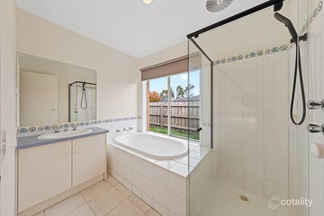 Property photo of 1 Dartmoor Drive Cranbourne East VIC 3977