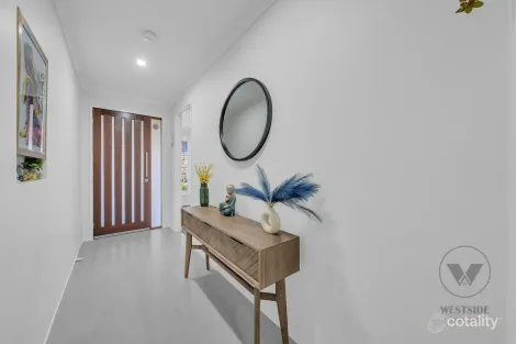 Property photo of 21 Kittiwake Terrace Werribee VIC 3030