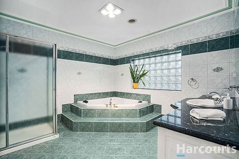 Property photo of 4 Eucalypt Drive Mill Park VIC 3082