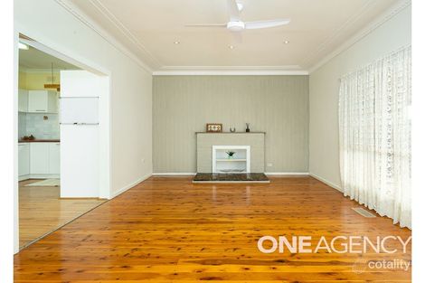 Property photo of 42 Ceduna Street Mount Austin NSW 2650