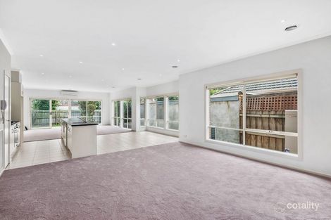 Property photo of 2/5 Kangaroo Road Murrumbeena VIC 3163
