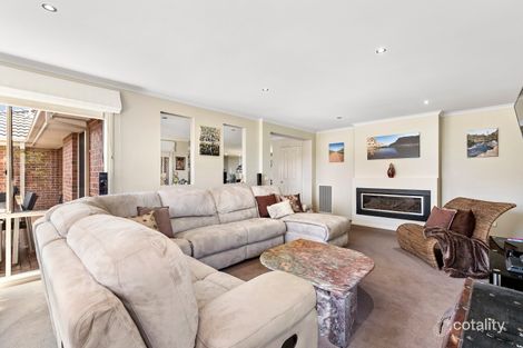 Property photo of 18 Serenity Way Mornington VIC 3931