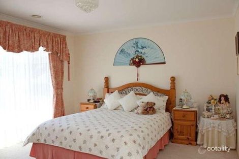 Property photo of 18 Elanora Way Hampton Park VIC 3976