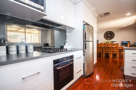 Property photo of 18 Elanora Place Glenfield Park NSW 2650