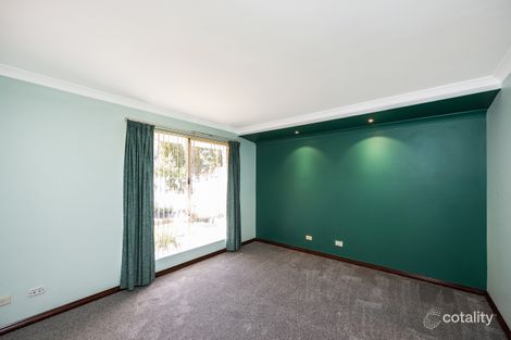 Property photo of 6 Waterlily Close Huntingdale WA 6110