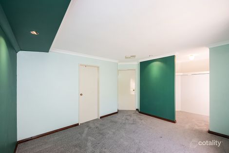 Property photo of 6 Waterlily Close Huntingdale WA 6110