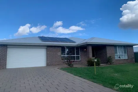 Property photo of 13 Dunheved Circle Dubbo NSW 2830