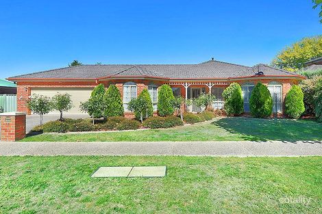 35 Stirling Dr, Lake Gardens, VIC 3355