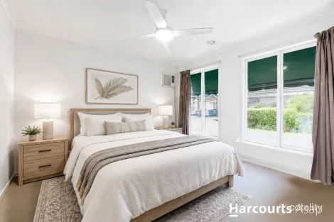 Property photo of 1/11 Caron Close Hallam VIC 3803