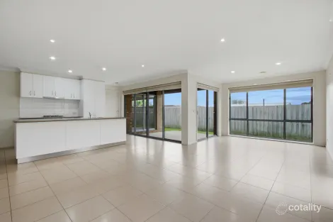 Property photo of 4 Kilkenny Close Traralgon VIC 3844