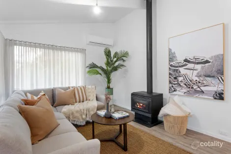 Property photo of 11 Sheoak Grove Mount Martha VIC 3934