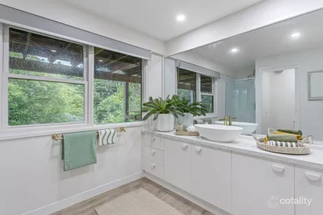 Property photo of 11 Sheoak Grove Mount Martha VIC 3934