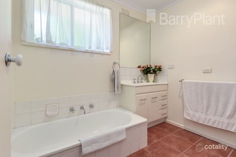 Property photo of 2/5 Janice Road Glen Waverley VIC 3150