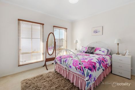 Property photo of 2/15 Allen Street Bulleen VIC 3105