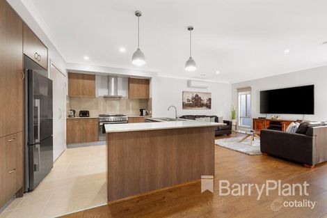 Property photo of 7 Sasha Place South Morang VIC 3752
