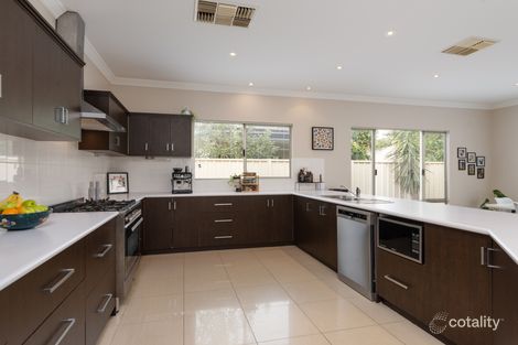 Property photo of 11 Chalice Rise Lakelands WA 6180