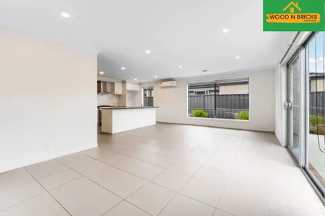 Property photo of 4 Vollone Place Cranbourne East VIC 3977