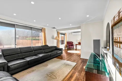 Property photo of 76 Casey Drive Lalor VIC 3075