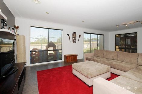 Property photo of 11 Whiting Court Skye VIC 3977