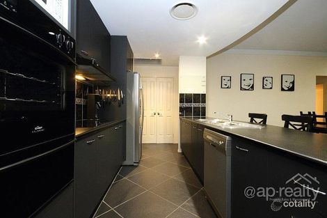 Property photo of 6 Mossman Close Forest Lake QLD 4078