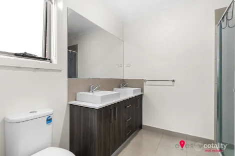 Property photo of 44 Fitzrovia Drive Wyndham Vale VIC 3024