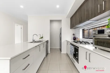 Property photo of 44 Fitzrovia Drive Wyndham Vale VIC 3024