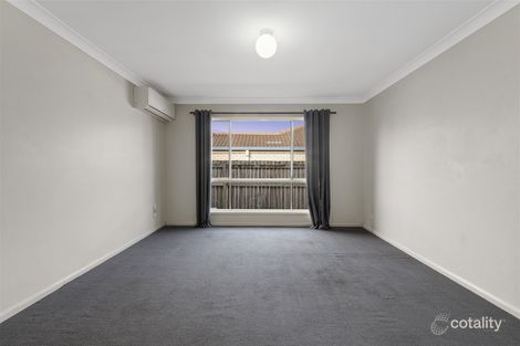 Property photo of 10 Wivenhoe Place Runcorn QLD 4113