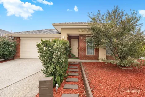 Property photo of 21 Docker Circuit Mickleham VIC 3064