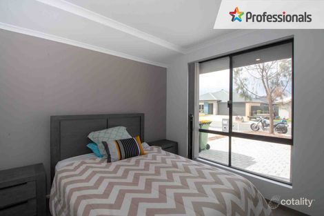 Property photo of 17B Burdekin Turn Hilbert WA 6112