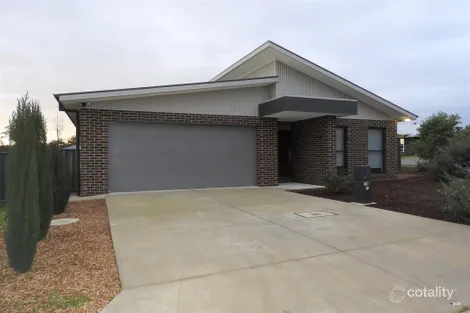 28 Mclaren Bvd, Thurgoona, NSW 2640