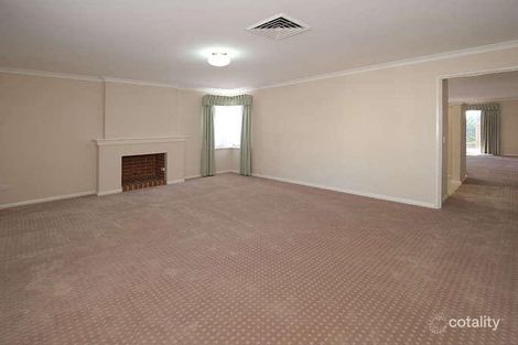 Property photo of 33 Lakefront Circle The Vines WA 6069